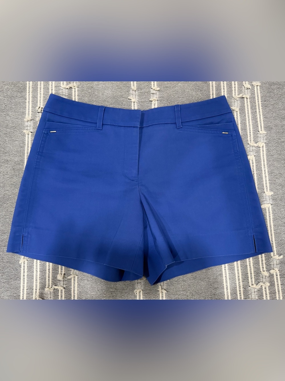 White House Black Market 5 Inch Cobalt Blue Tailored Shorts size 4